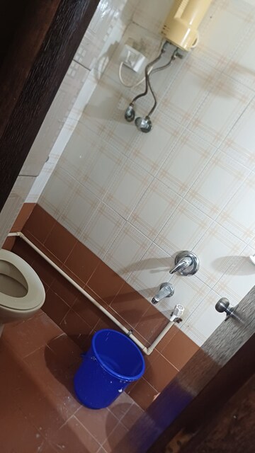 Bathroom in 1 BHK Apartment at Jyoti Complex, Goregaon East – for Rent