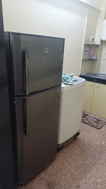 Furnished Amenities in 1 BHK Apartment at Jyoti Complex, Goregaon East – for Rent