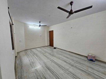 Room in 2 BHK Apartment at Sankalp II, Malad East – for Rent