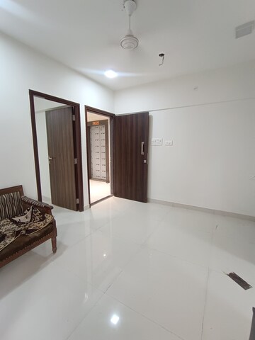 Room in 2 BHK Apartment at Dinaco Darshan CHS, Dahisar West – for Rent