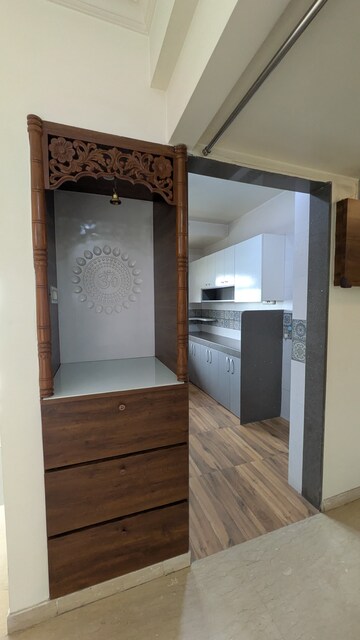 Room in 2 BHK Apartment at Kalpataru Hills, Manpada – for Rent