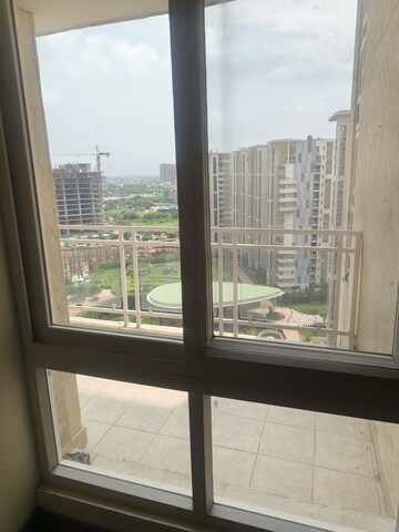 Room in 4 BHK Apartment at Sector 66-A – for Rent