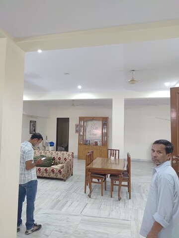 Furnished Amenities in  Office Space at Tulip Mall, Sector 46 – for Rent