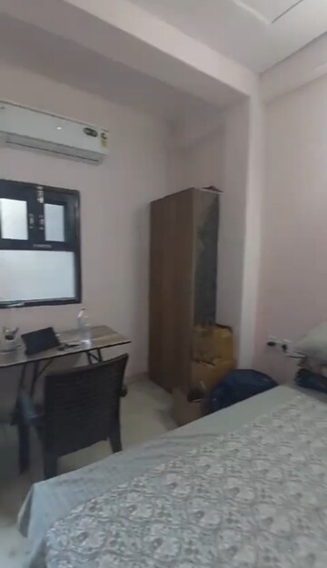 Master Bedroom in 1 RK Independent House at Sector 15 – for Rent