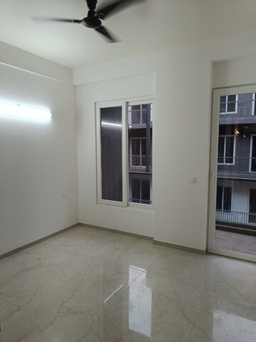 Room in 2 BHK Apartment at Smart World Orchard, Sector 61 – for Sale