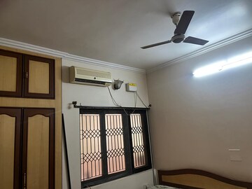 Room in 3 BHK Independent House at Indiranagar – for Rent