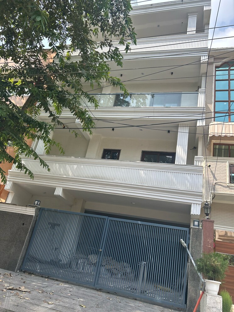 Exterior View, sector 47 6 Bedroom 112 Sq.Yd. Independent House In Sector 47 Noida 9098361