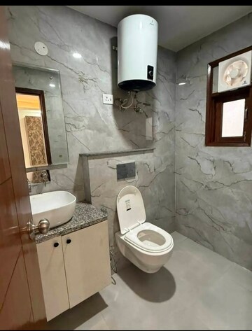 Bathroom in 1 BHK Builder Floor at Saket – for Rent