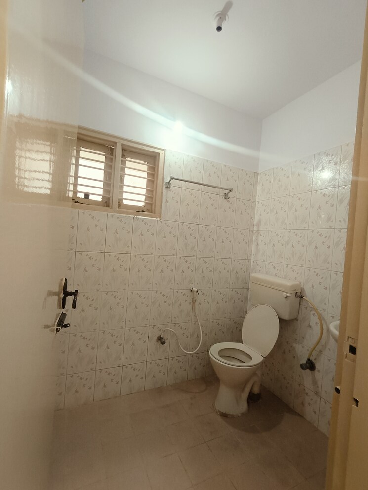 Bathroom, hsr layout 2 Bedroom 1100 Sq.Ft. Independent House In Hsr Layout Bangalore 9098430