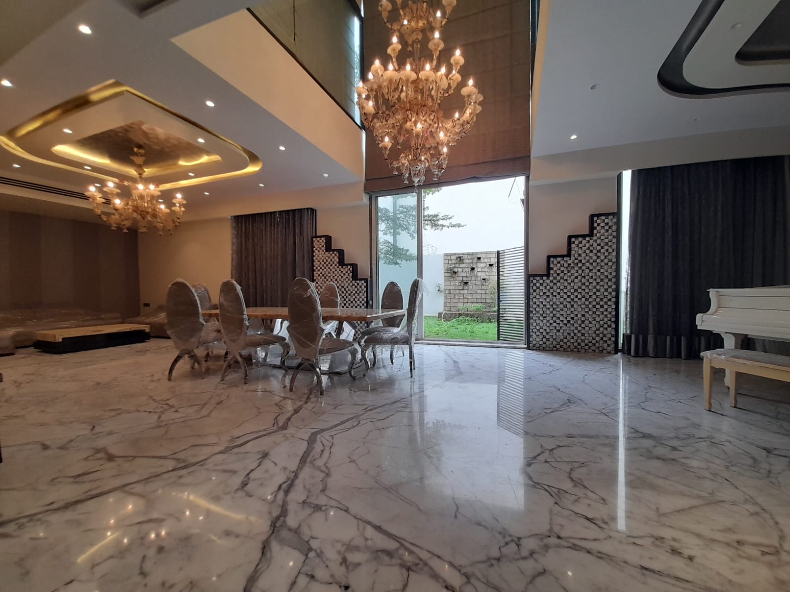 4 BHK + Servant Room,Extra Room Independent House For Rent in Oberoi Seven