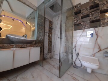 Bathroom in 4 BHK Independent House at Oberoi Seven, Goregaon East – for Rent