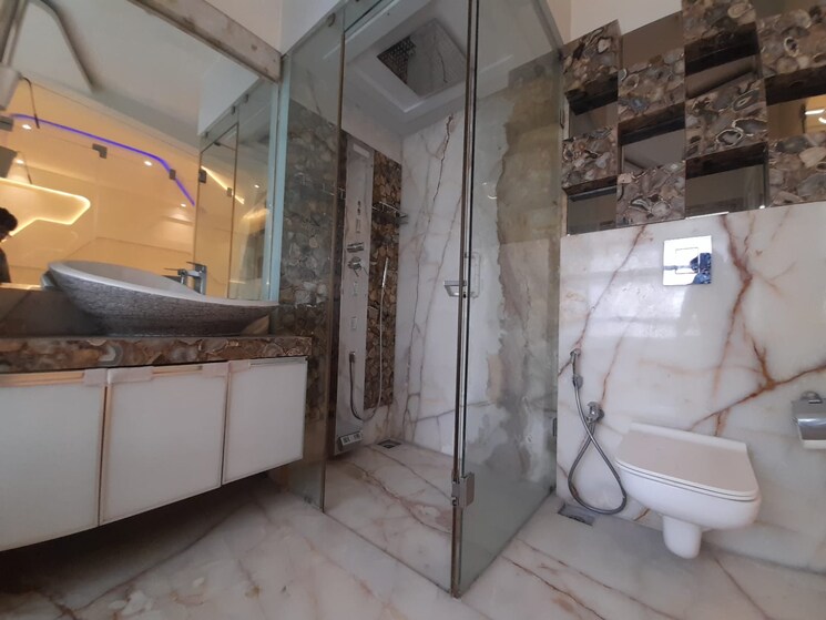 Bathroom, oberoi-seven 4 Bedroom 4500 Sq.Ft. Independent House In Goregaon East Mumbai 9098444