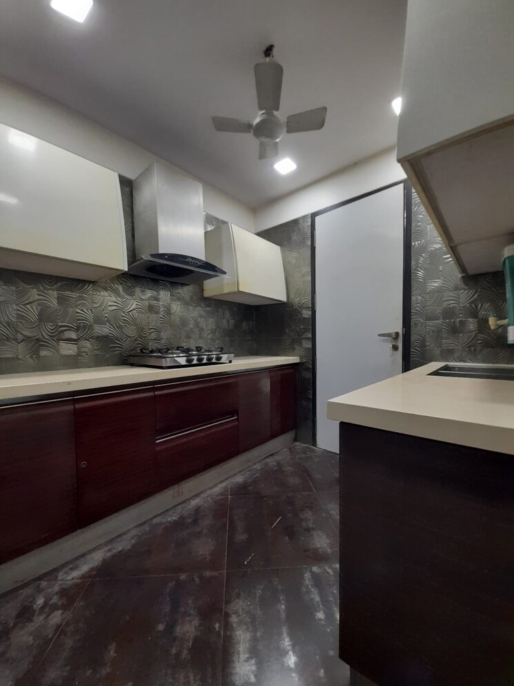 Kitchen, oberoi-seven 4 Bedroom 4500 Sq.Ft. Independent House In Goregaon East Mumbai 9098444