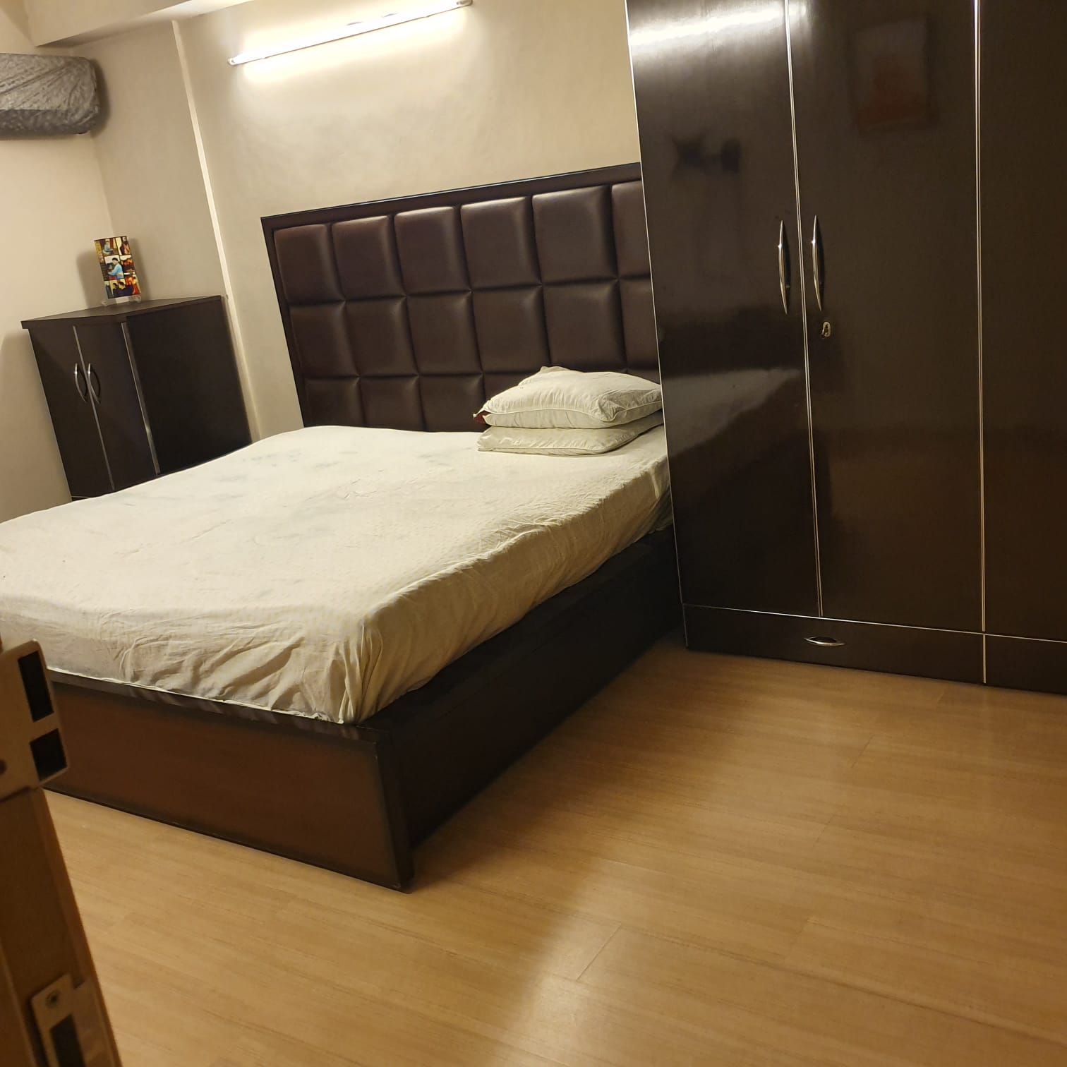 3 BHK + Servant Room Apartment For Rent in DLF New Town Heights III