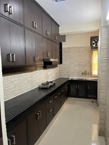 Kitchen in 2 BHK Builder Floor at DLF Pink Town House, Dlf City Phase 3 – for Rent
