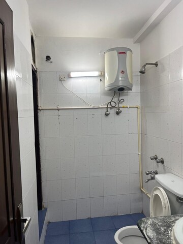 Bathroom in 2 BHK Builder Floor at DLF Pink Town House, Dlf City Phase 3 – for Rent