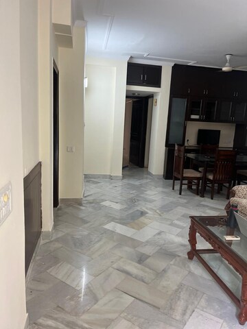 Staircase in 2 BHK Builder Floor at DLF Pink Town House, Dlf City Phase 3 – for Rent