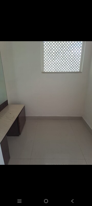 Room in 3 BHK Apartment at Chandra Hans Apartment, Juhu – for Rent