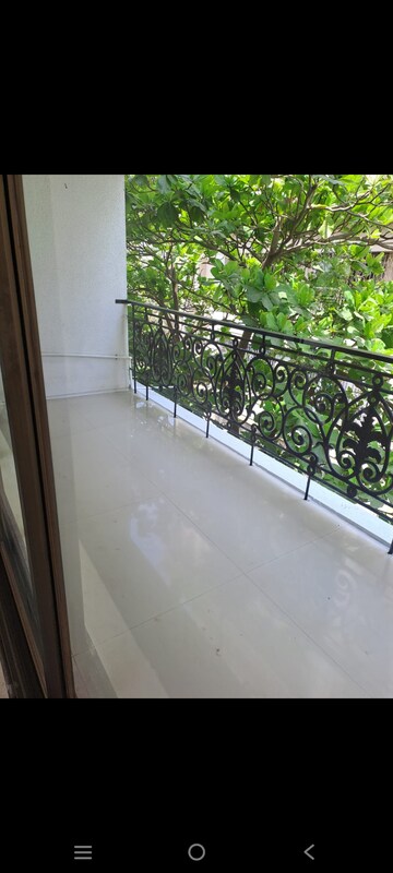 Balcony in 3 BHK Apartment at Chandra Hans Apartment, Juhu – for Rent