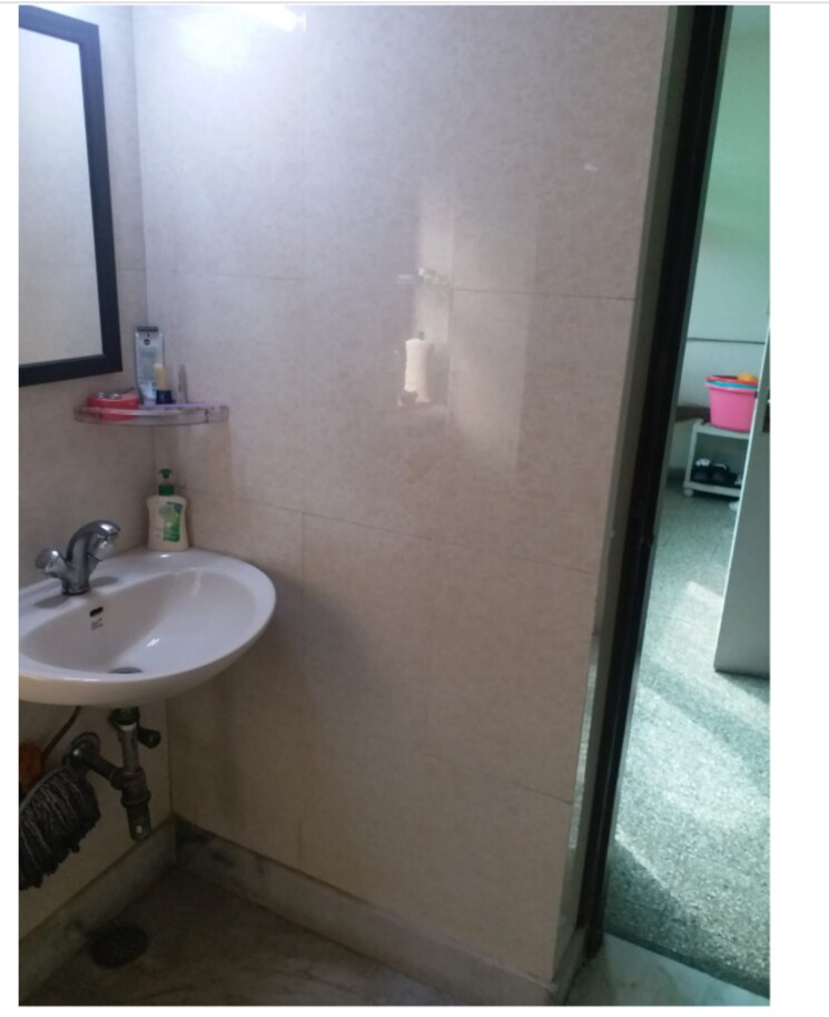 Bathroom, rohini sector 9 3 Bedroom 1250 Sq.Ft. Apartment In Rohini Sector 9 Delhi 9098530