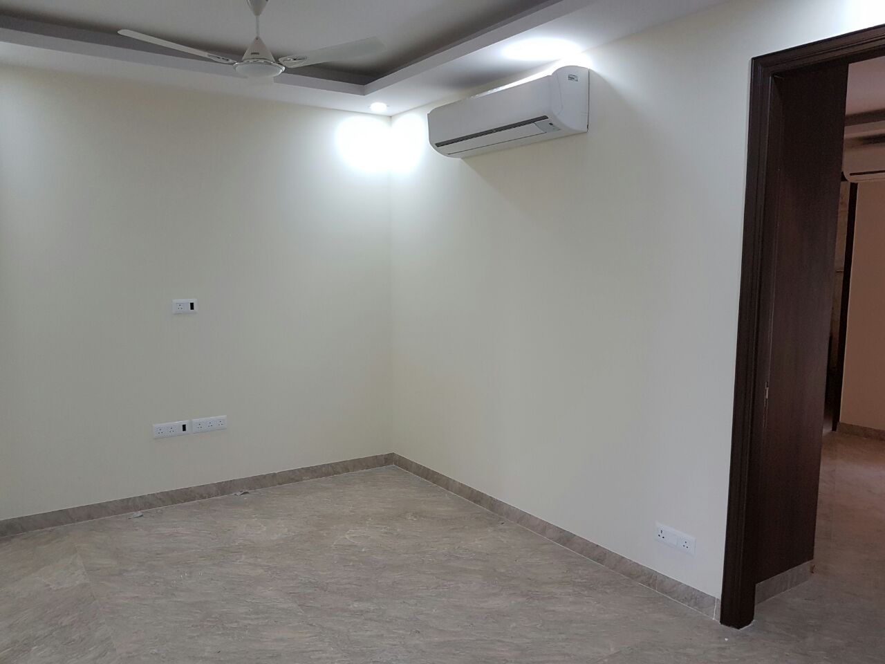 3 BHK + Servant Room Builder Floor For Rent in Kalkaji