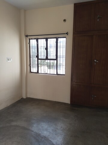 Room in 1 RK Builder Floor at Gomti Nagar – for Rent