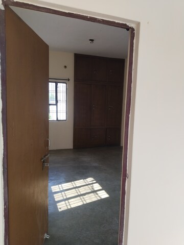 Room in 1 RK Builder Floor at Gomti Nagar – for Rent