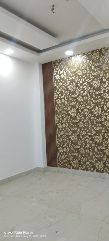 Bedroom in 3 BHK Builder Floor at Govindpuri – for Rent