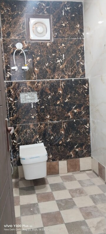 Furnished Amenities in 3 BHK Builder Floor at Govindpuri – for Rent