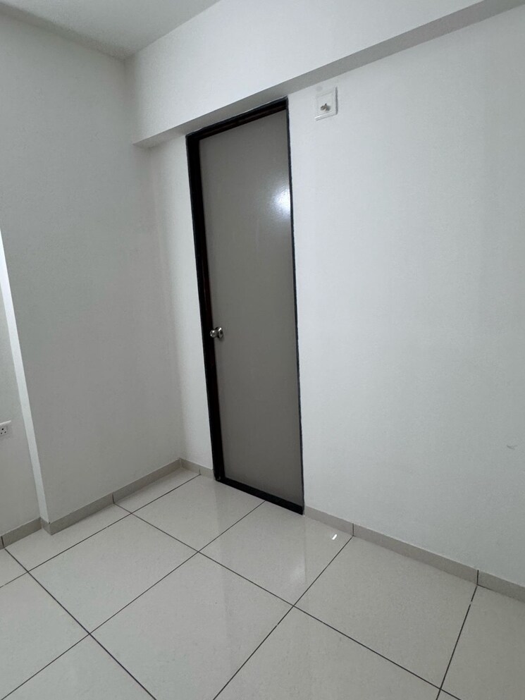 Room, shilaj 3 Bedroom 1559 Sq.Ft. Apartment In Shilaj Ahmedabad 9098640