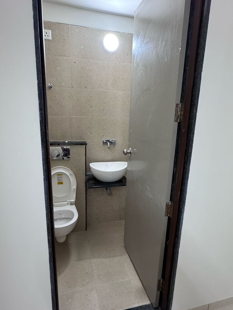 Attached Bathroom, shilaj 3 Bedroom 1559 Sq.Ft. Apartment In Shilaj Ahmedabad 9098640