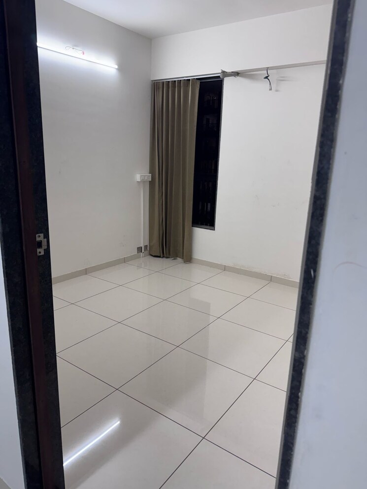 Room, shilaj 3 Bedroom 1559 Sq.Ft. Apartment In Shilaj Ahmedabad 9098640
