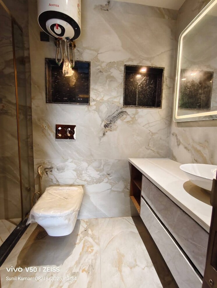 Bathroom, saket 3 Bedroom 2250 Sq.Ft. Builder Floor In Saket Delhi 9098672