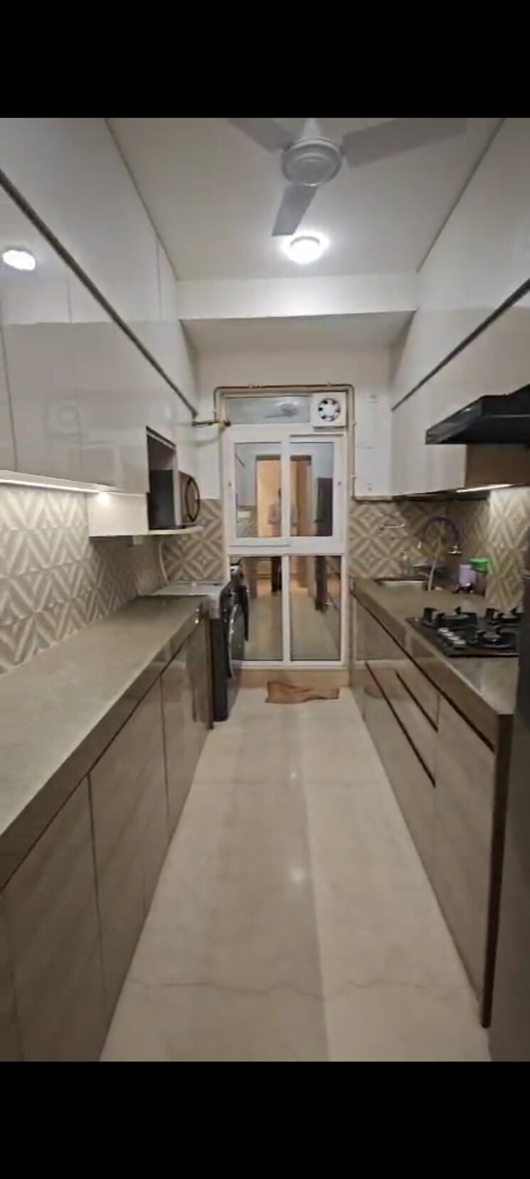 Kitchen, platinum-life 3 Bedroom 1050 Sq.Ft. Apartment In Andheri West Mumbai 9098674