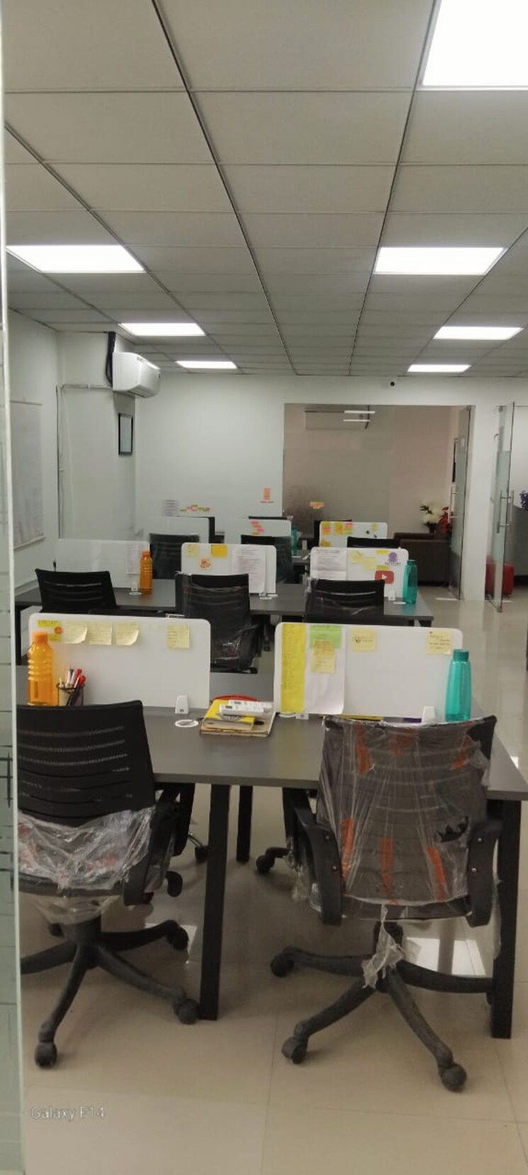 Team Area, sector 63 Commercial Office Space 1800 Sq.Ft. In Sector 63 Noida 9098801
