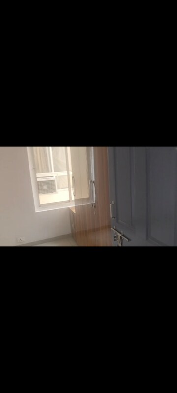Room in 2 BHK Apartment at Wave Dream Homes, Wave City – for Rent