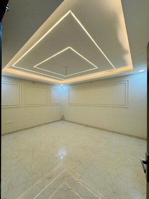 Room in 4 BHK Villa at Sahastradhara Road – for Sale