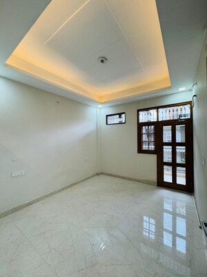 Room in 4 BHK Villa at Sahastradhara Road – for Sale