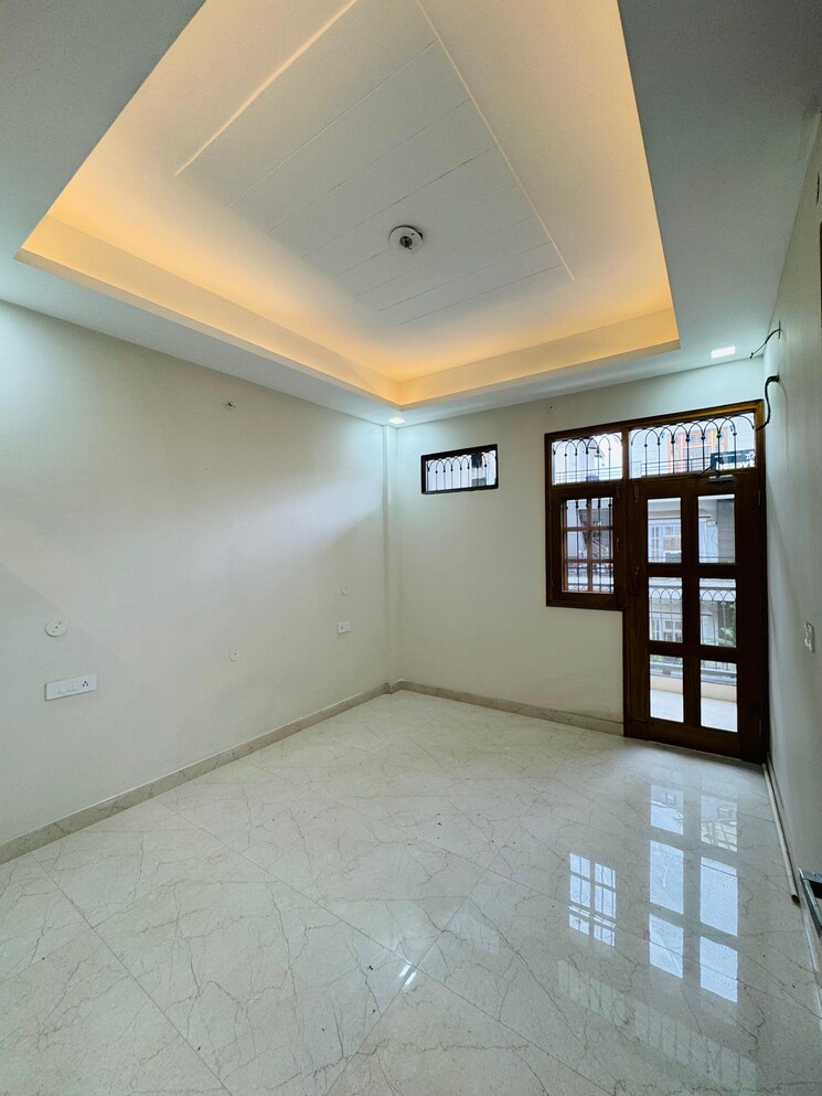 Room, sahastradhara road 4 Bedroom 1000 Sq.Ft. Villa In Sahastradhara Road Dehradun 9098763