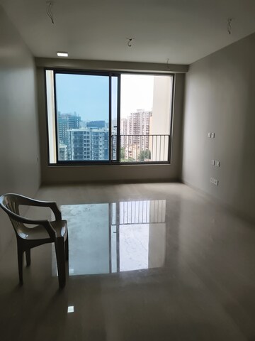Room in 3 BHK Apartment at Oberoi Sky City, Borivali East – for Rent