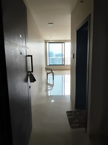 Room in 3 BHK Apartment at Oberoi Sky City, Borivali East – for Rent