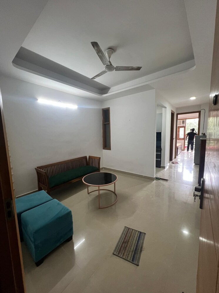 Living Room, freedom fighters enclave 1 Bedroom 500 Sq.Ft. Builder Floor In Freedom Fighters Enclave Delhi 9098788