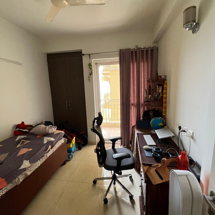 Team Area, civitech-stadia 3 Bedroom 881 Sq.Ft. Apartment In Sector 79 Noida 9098911