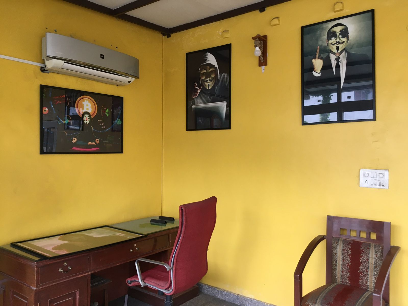 Office Space For Rent in Gaur City Mall