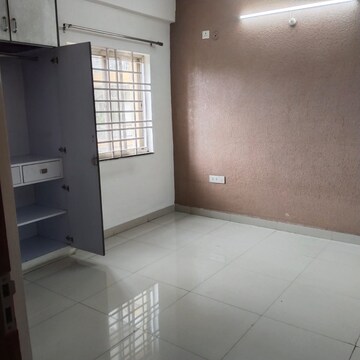 Room in 3 BHK Apartment at Hoshangabad Road – for Rent