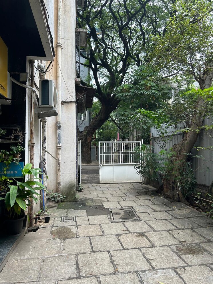 Balcony, koregaon park 1 Bedroom 550 Sq.Ft. Apartment In Koregaon Park Pune 9098932