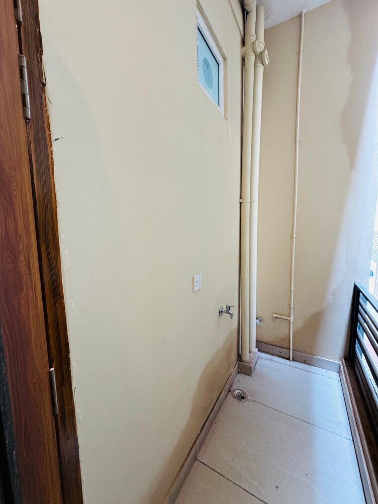 Balcony, canal road 3 Bedroom 1650 Sq.Ft. Builder Floor In Canal Road Dehradun 9099163