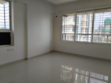 Room in 2.5 BHK Apartment at DLH Orchid, Andheri West – for Rent
