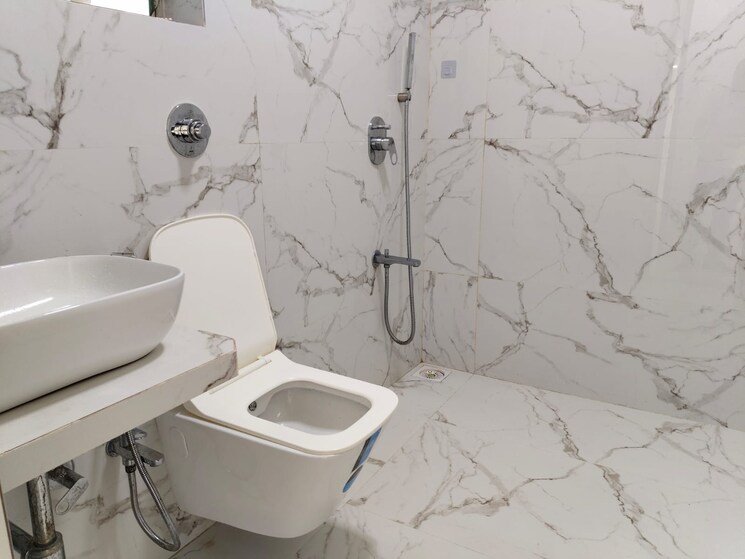 Bathroom, dlh-orchid 2.5 Bedroom 1102 Sq.Ft. Apartment In Andheri West Mumbai 9098917