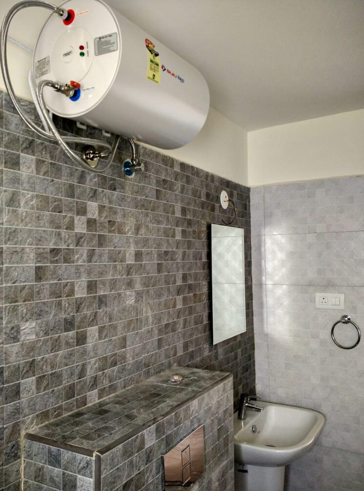 Bathroom, r-r-dheeraj-lakefront 3 Bedroom 1730 Sq.Ft. Apartment In Dasarahalli Main Road Bangalore 9098944